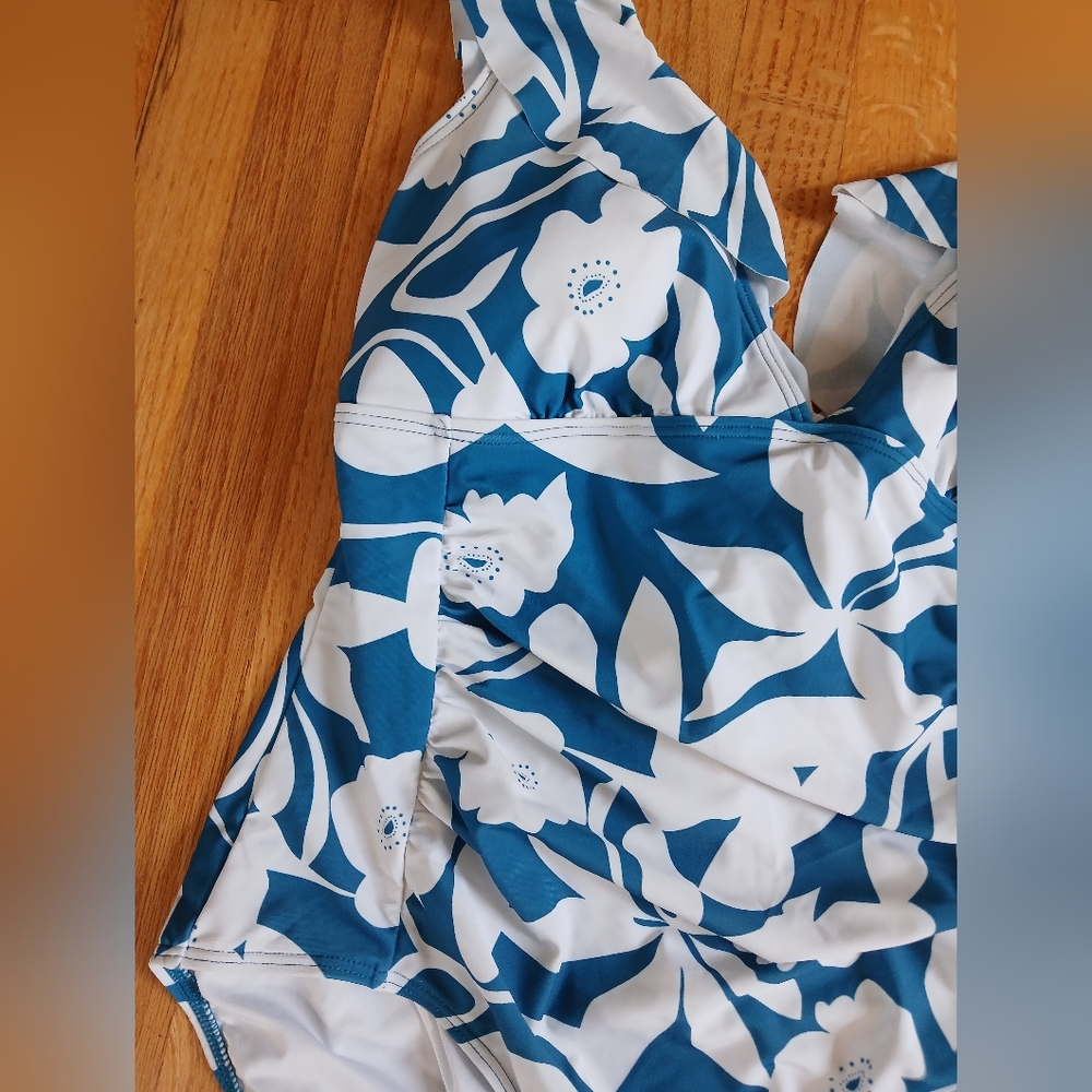 Floral Swimsuit - Picture 2 of 6
